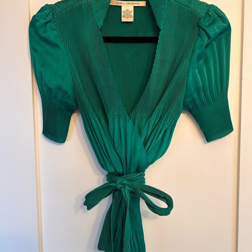 Diane von Furstenberg Unique Green Pleated Wrap Top